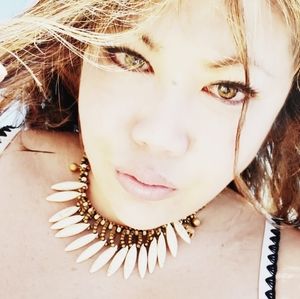 Meet your Posher, Dr. Summer